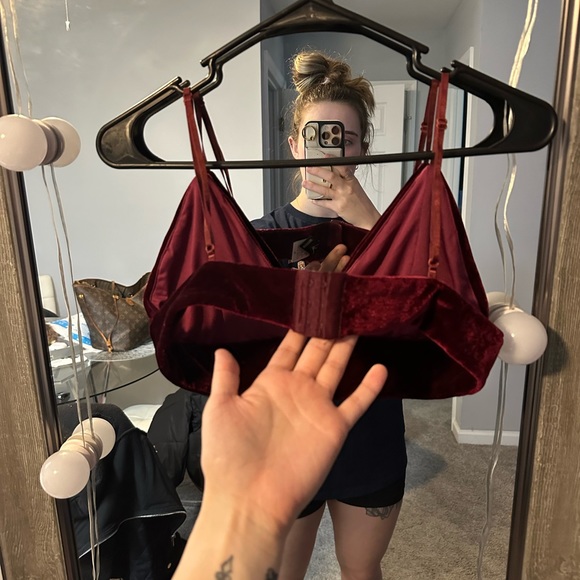 Velvet bralette- maroon - Picture 2 of 3